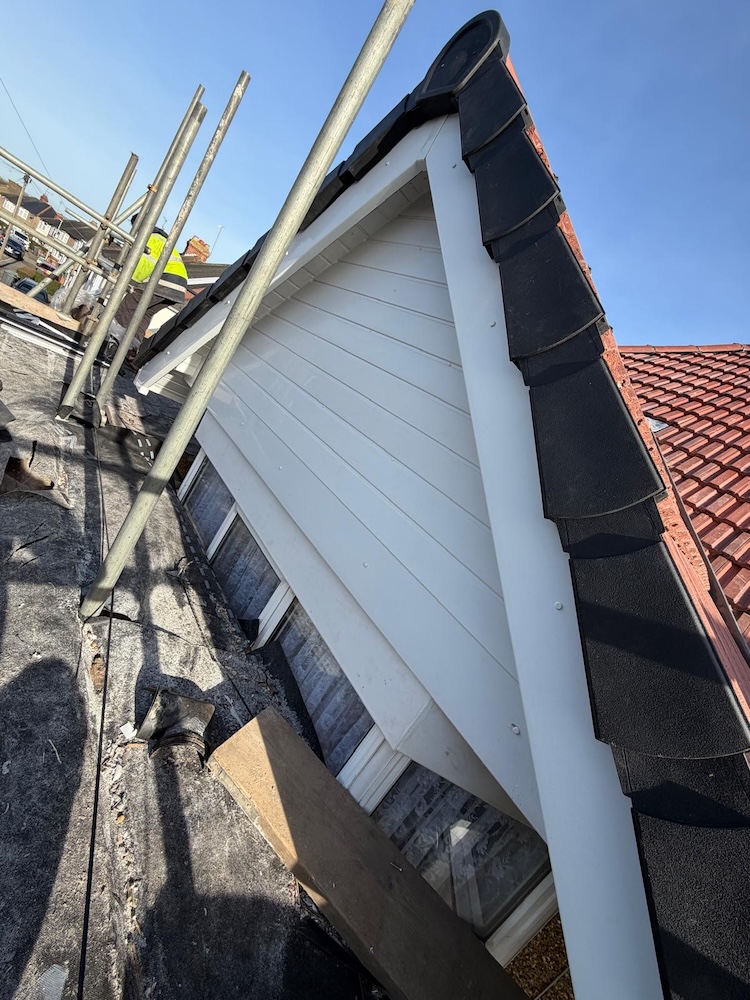 New roof valley detail on the Luton project